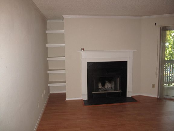3rd image of 1535 Lincoln Way APT 201B