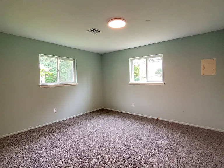 1117 E Parker St — Photo 17