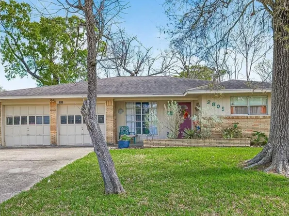 2805 Woodlawn St, Dickinson, TX 77539