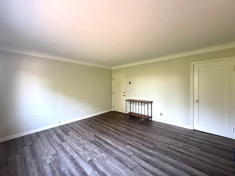 416 Nelson St #1 — Photo 3