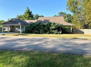 144 K St, Barling, AR 72923