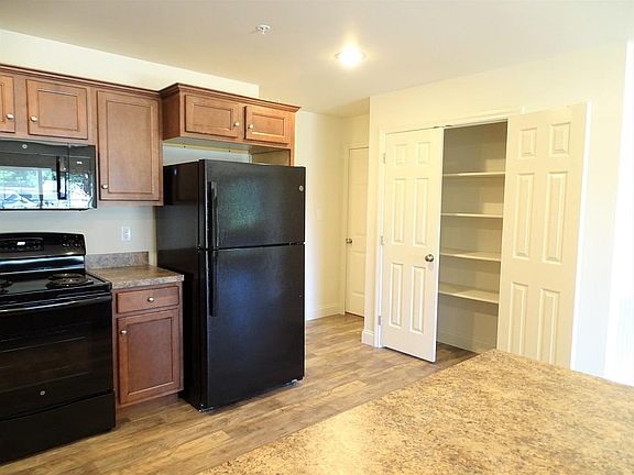 3rd image of 214 Red Fern Dr