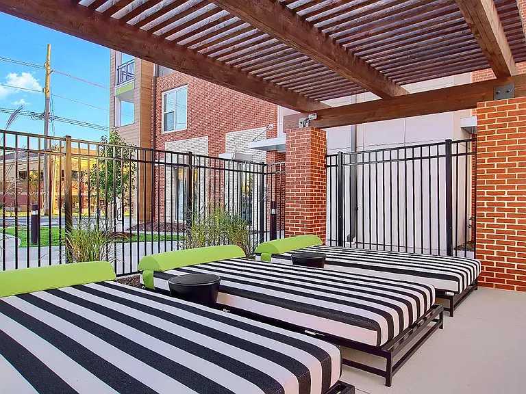 The Vue at Creve Coeur Apartments — Photo 12