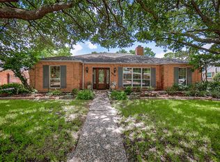 7615 Meadowglen Ln, Houston, TX 77063