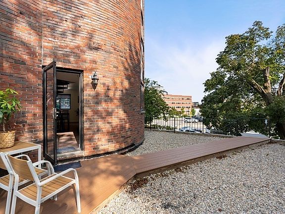 3rd image of 215 Thomas Burgin Pkwy Unit 16