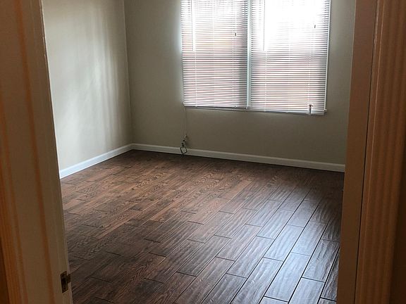 4th image of 1228 S Westmoreland Ave #2