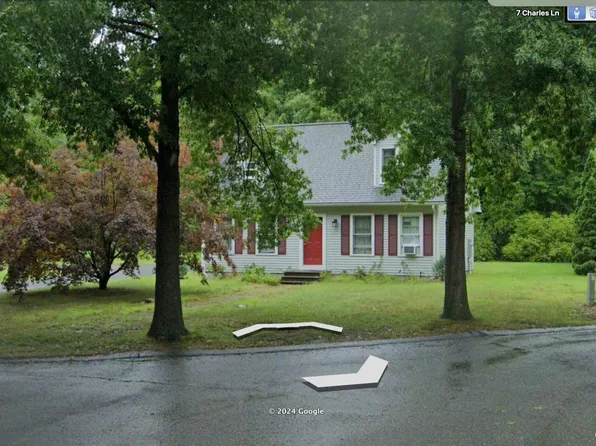 8 Charles Ln, Amherst, MA 01002