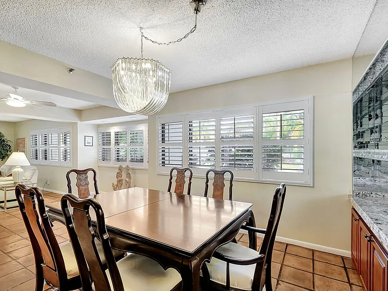 318 Oak Harbour Dr #318 — Photo 5