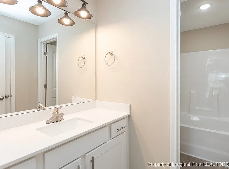 905 Kingscote Dr — Photo 17