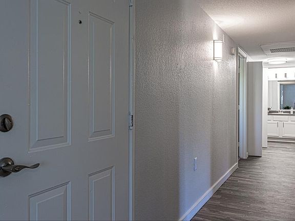 4th image of 333 E 6th St