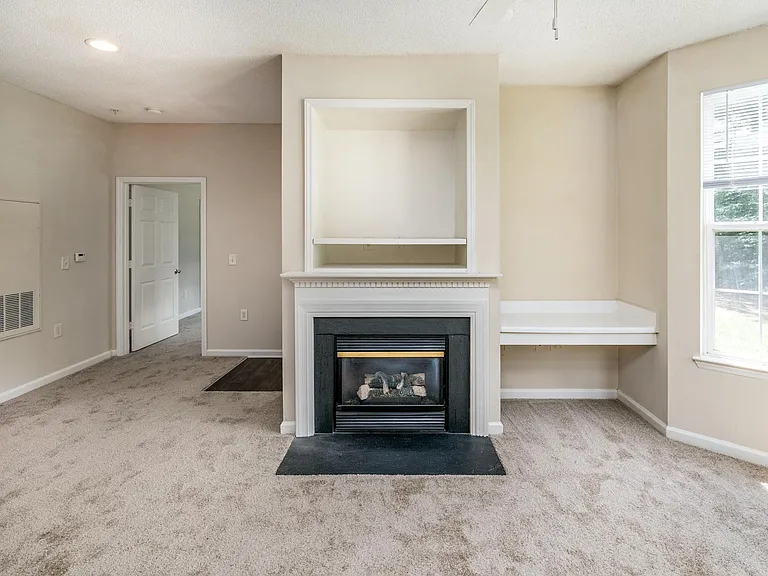 Argyle Place Apartment Homes — Photo 40