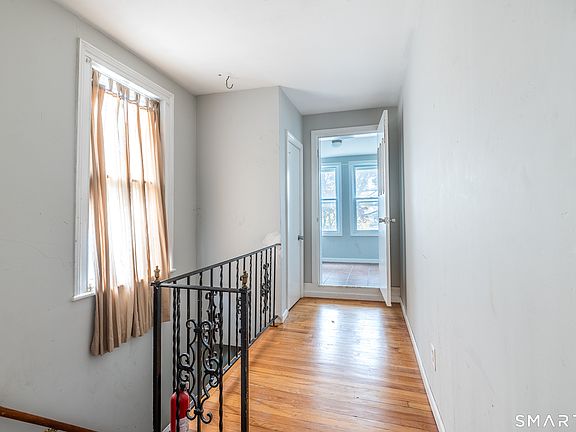 2nd image of 727 Brewster St Floor 2