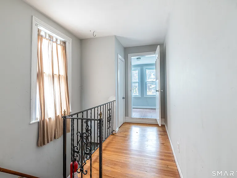 727 Brewster St #2 — Photo 2