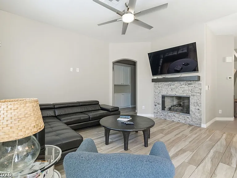 1812 Snow Spring Ln — Photo 18