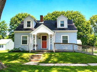 1402 W 3rd St, Sterling, IL 61081