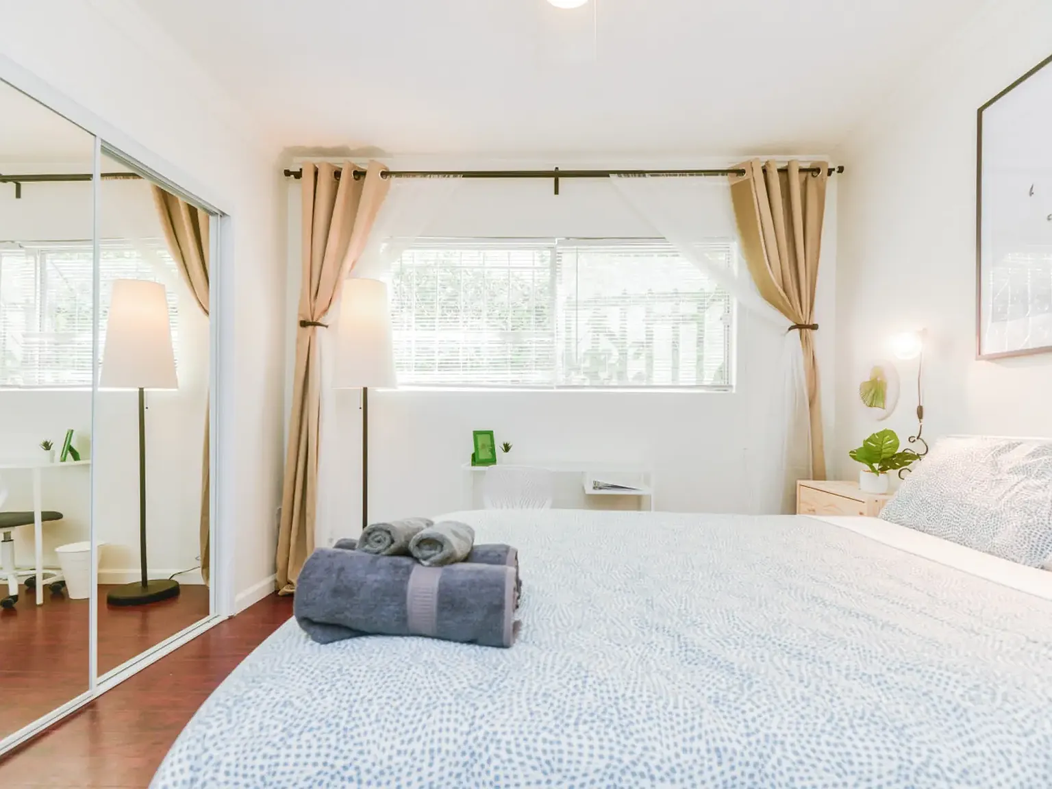 3 bed, $1,400 — Photo 2