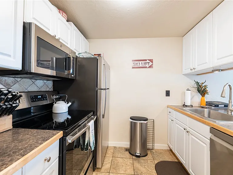 1384 Park Ave #215 — Photo 30