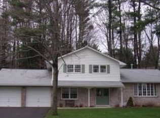 21 Wellington Dr, Endicott, NY 13760