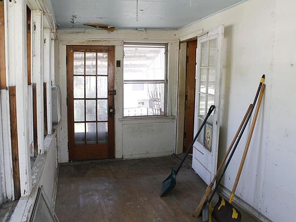 4th image of 2517 Avenue H