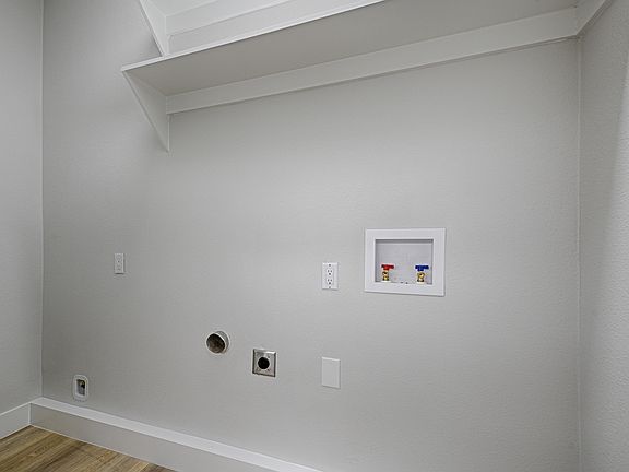 Oversized laundry room