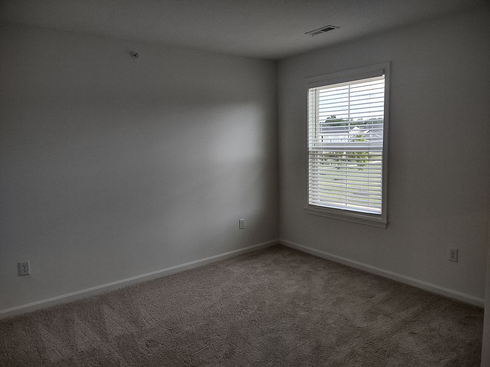 1st bedroom