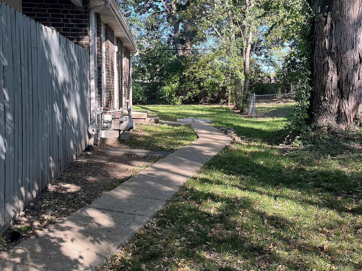 8325 Grandview Ln — Photo 3