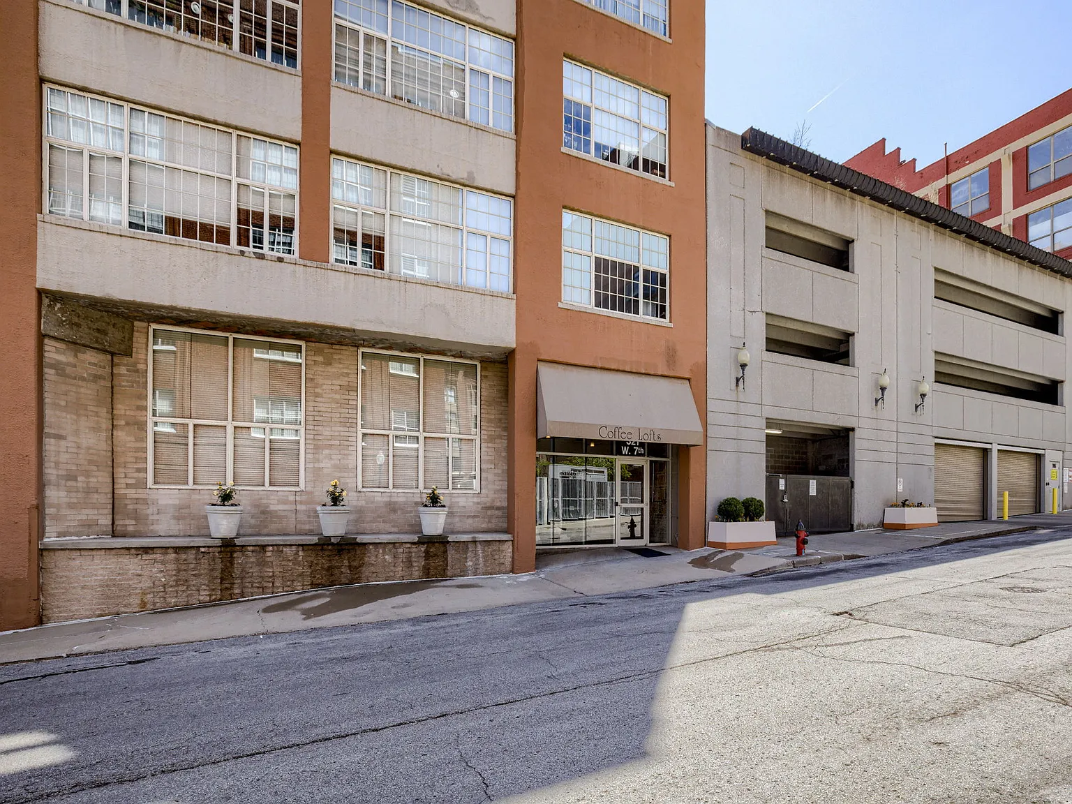 1 bed, 725 sqft, $1,400 — Photo 2