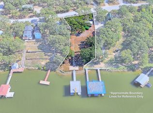 590 Bay Shore Dr, Nocona, TX 76255