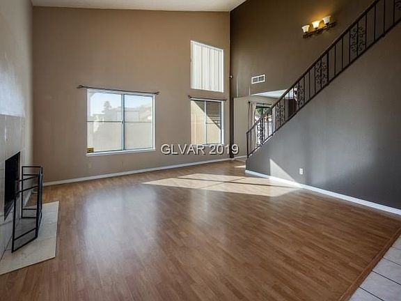 3rd image of 6413 Vinecrest Ave