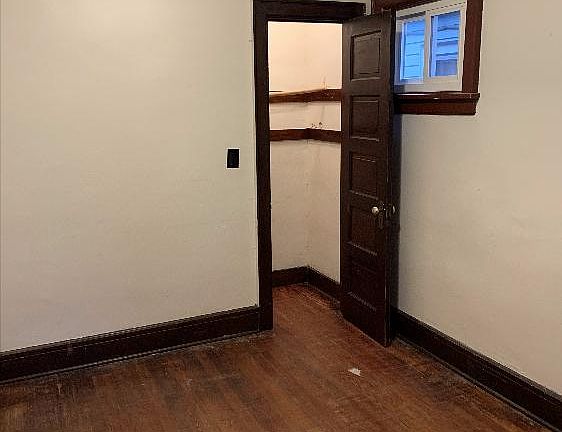 3rd image of 983 Lafayette Ave #2