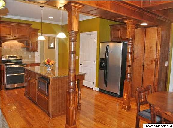 3rd image of 6571 Hemlock St