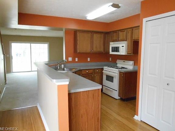 2nd image of 15654 Foxglove Ln