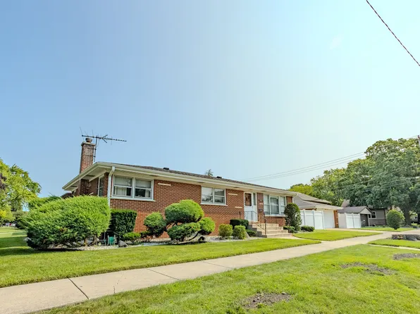 8901 Moody Ave, Morton Grove, IL 60053