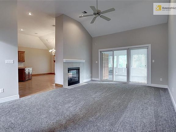 3rd image of 3025 S Redwood Dr