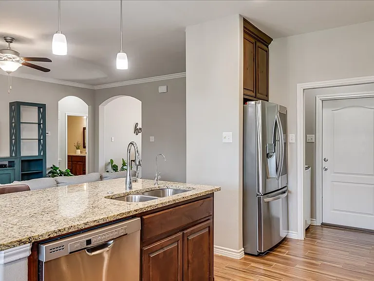 7610 Quartz Dr — Photo 11