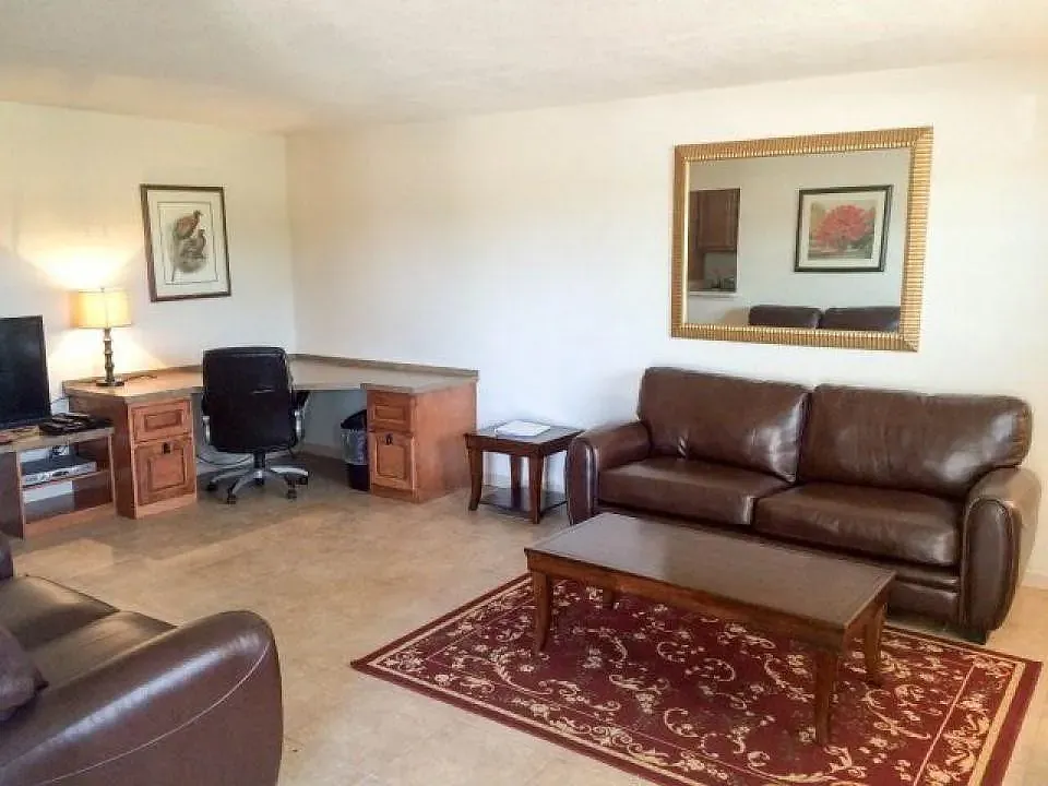 2 bed, 815 sqft, $950 — Photo 2