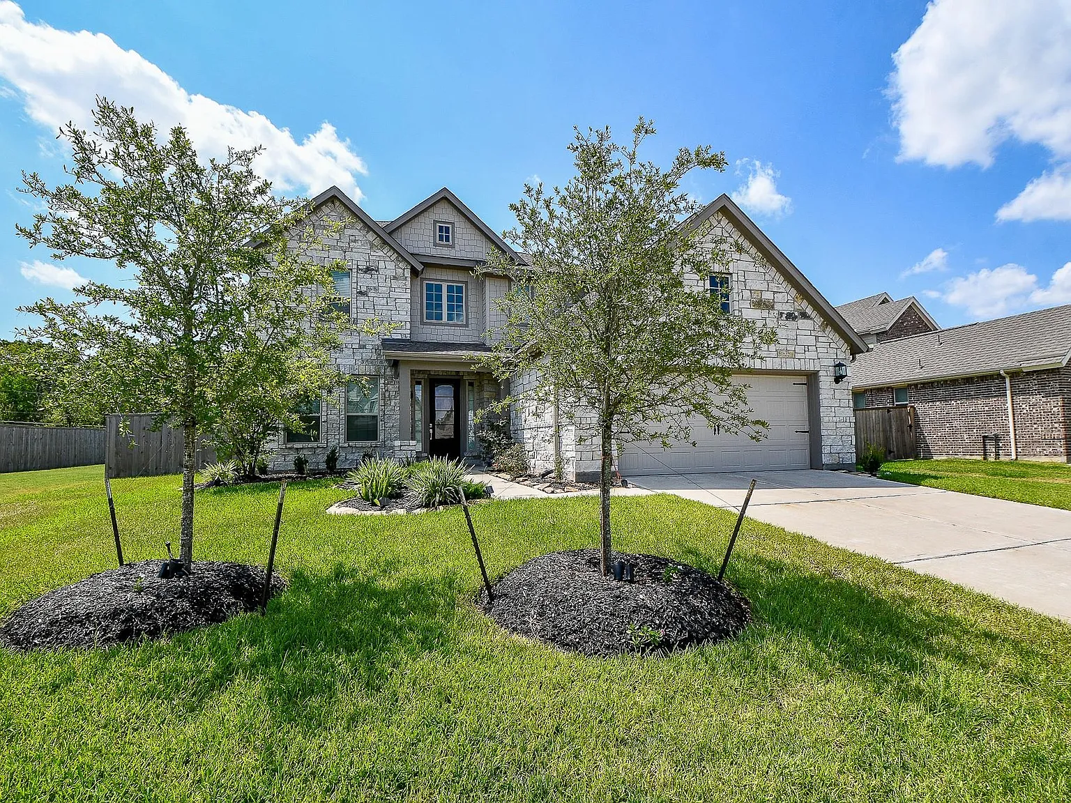4 bed, 3.5 bath, 2752 sqft, $3,100 — Photo 2