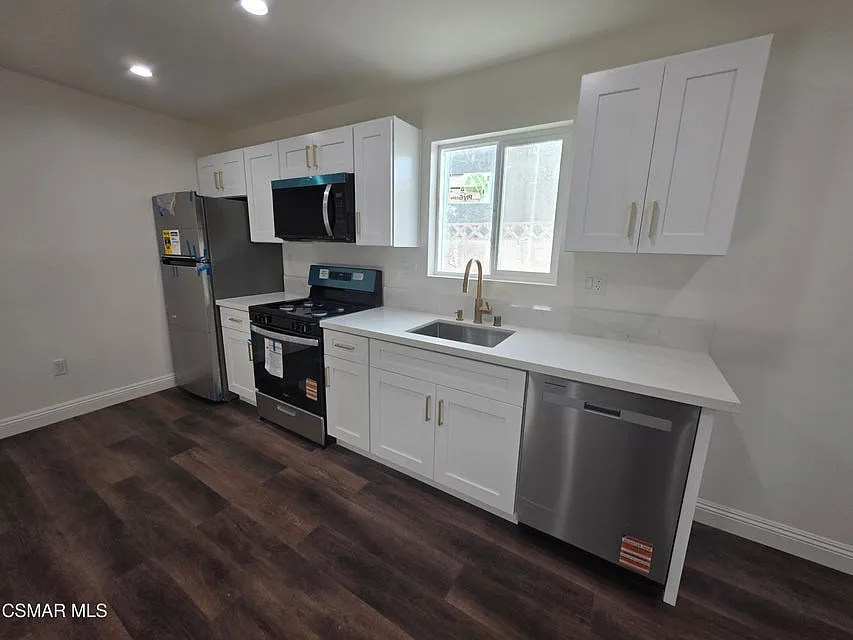 2 bed, 650 sqft, $2,750 — Photo 3