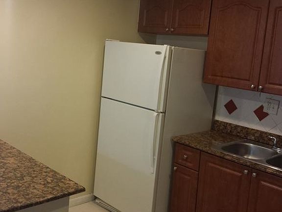 4th image of 10500 NW 37th St