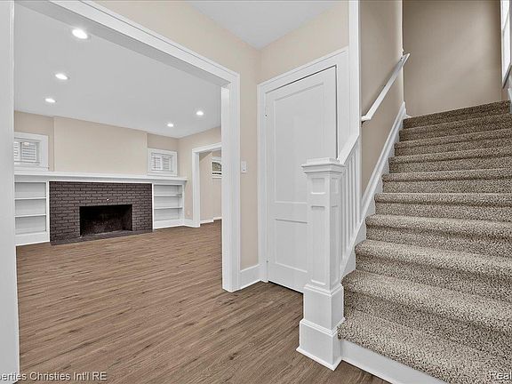 5th image of 125 Alice Ave
