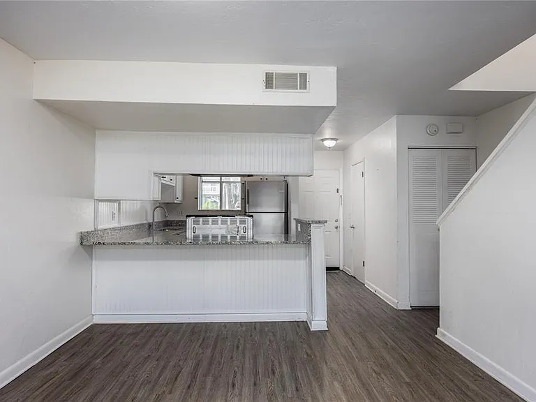 4411 SW 34th St #908 — Photo 7