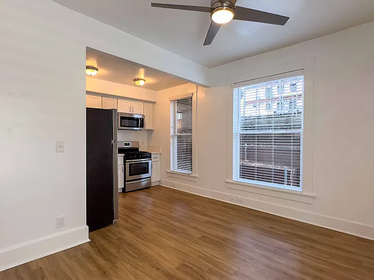 2330 Union St — Photo 16