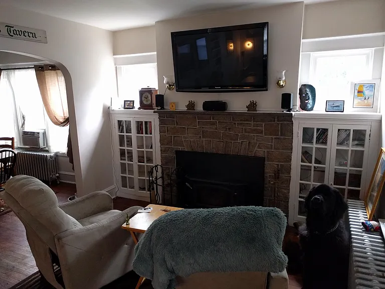 2461 Norwood Ave #1 — Photo 6