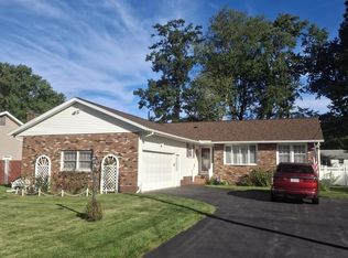 212 Shirlwood Drive, Rotterdam, NY 12306