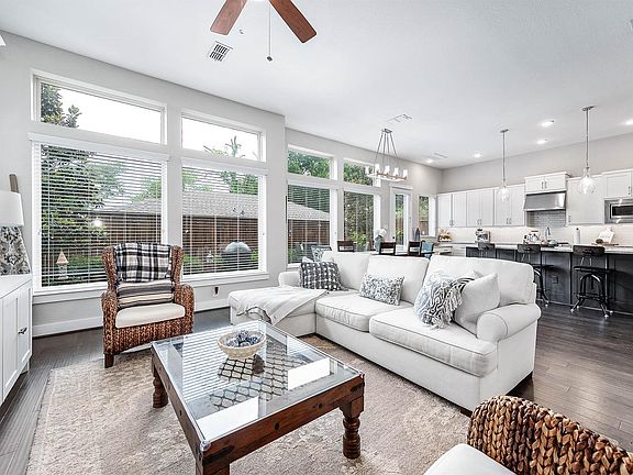 4th image of 1709 Leilani Drive