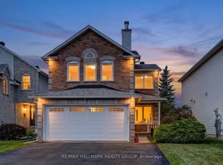 6601 Windsong Ave, Ottawa, ON K1C 6N1