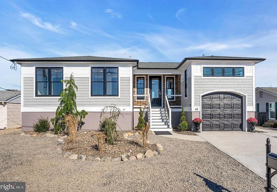 1st image of 45 Hornblower Dr