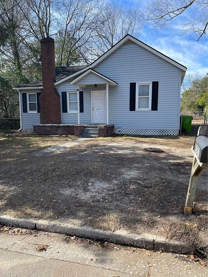 3 bed, 1250 sqft, $2,550 — Photo 1