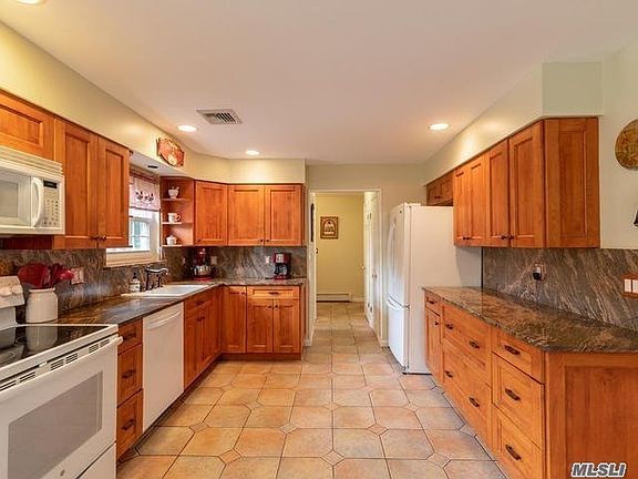 5th image of 45 Foxboro Ave