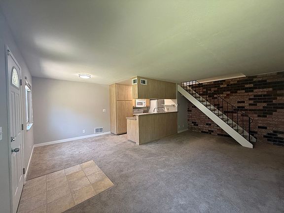 3rd image of 219 Watson Dr APT 3